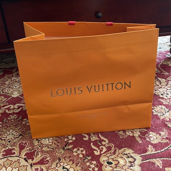 Louis Vuitton large shopping bag new size  19x16x9 inches - Picture 5 of 7
